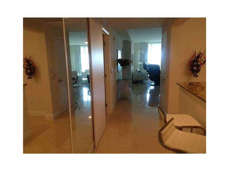 3330 Northeast 190th St, Aventura, FL 33180