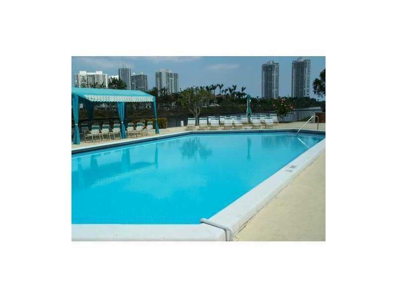 3475 North COUNTRY CLUB DR, Aventura, FL 33180