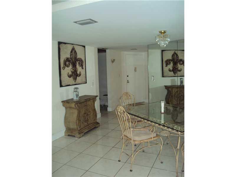 3475 North COUNTRY CLUB DR, Aventura, FL 33180