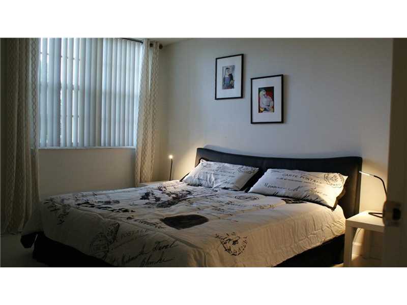 19501 East Country Club Dr, Aventura, FL 33180