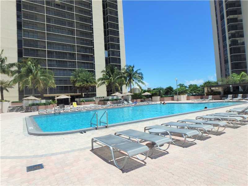 20335 West Country Club Dr, Aventura, FL 33180