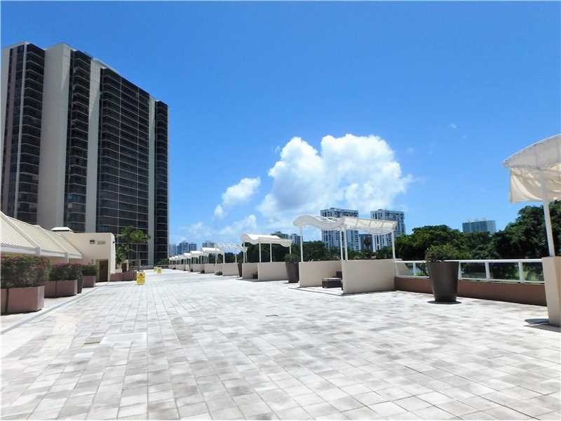 20335 West Country Club Dr, Aventura, FL 33180