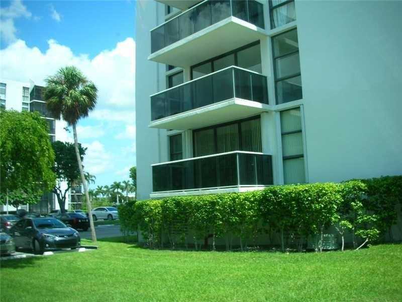 3675 North COUNTRY CLUB DRIVE, Aventura, FL 33180