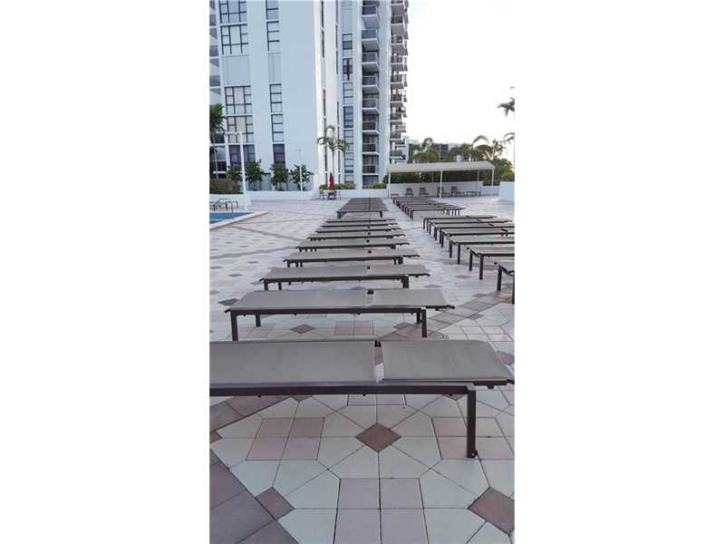 3675 North Country Club Dr, Aventura, FL 33180
