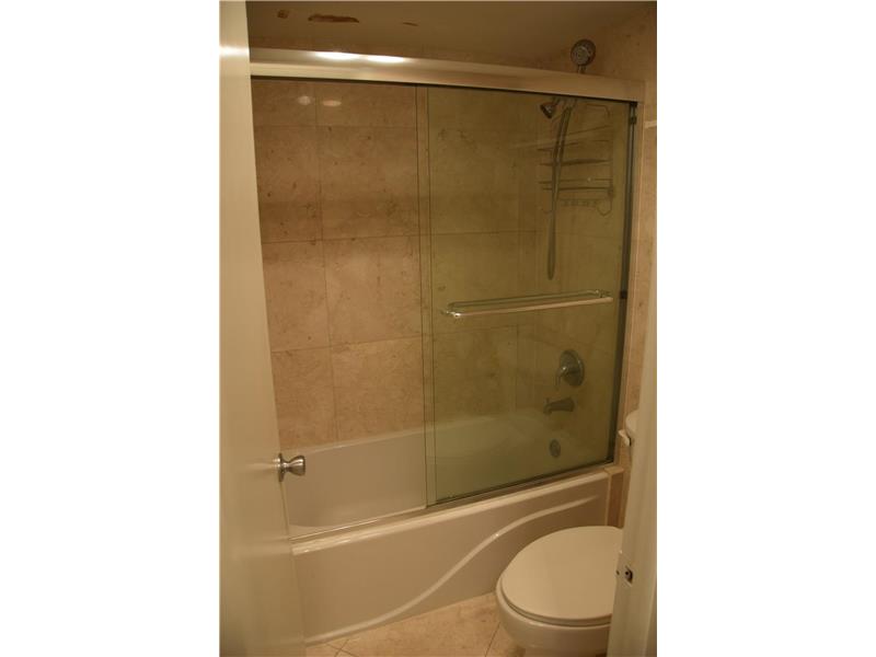 20505 East Country Club Dr, Aventura, FL 33180