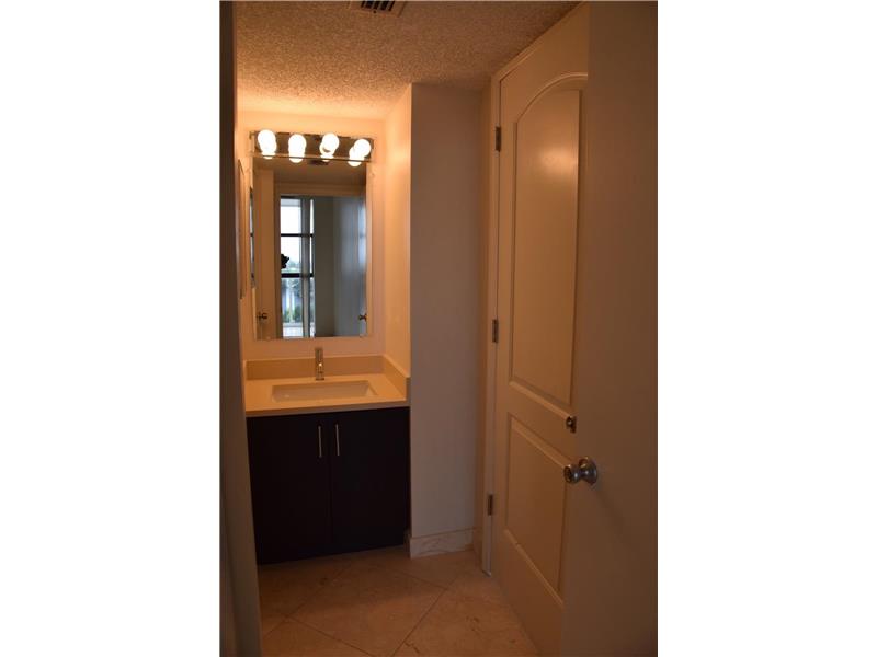 20505 East Country Club Dr, Aventura, FL 33180