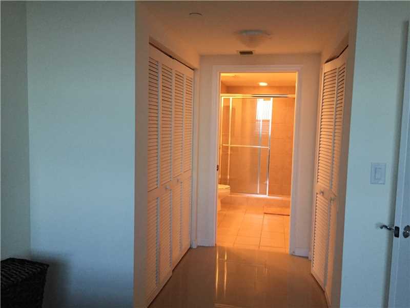 19501 West COUNTRY CLUB DR, Aventura, FL 33180