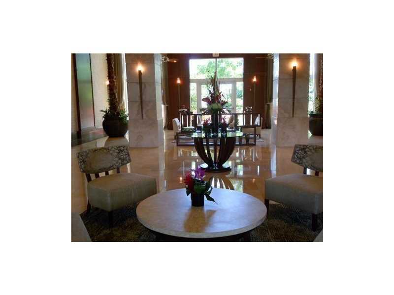 19501 West Country Club Dr, Aventura, FL 33180