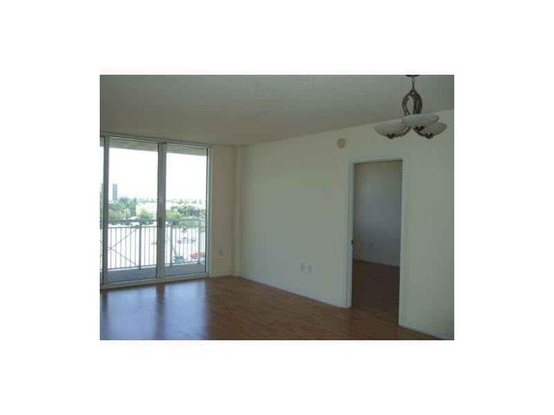 19501 West Country Club Dr, Aventura, FL 33180