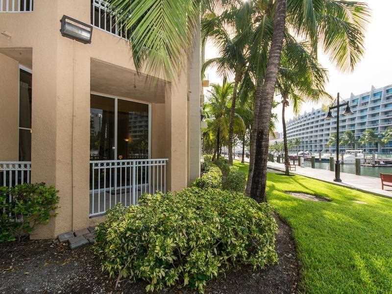 3001 Northeast 185th St, Aventura, FL 33180