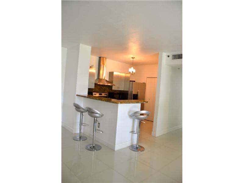 19501 East Country Club Dr, Aventura, FL 33180
