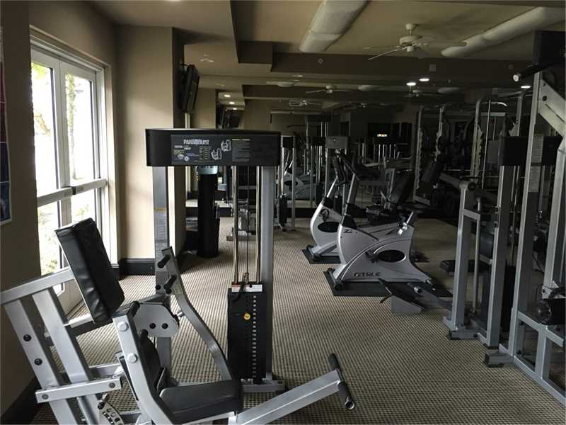 3001 Northeast 185th St, Aventura, FL 33180