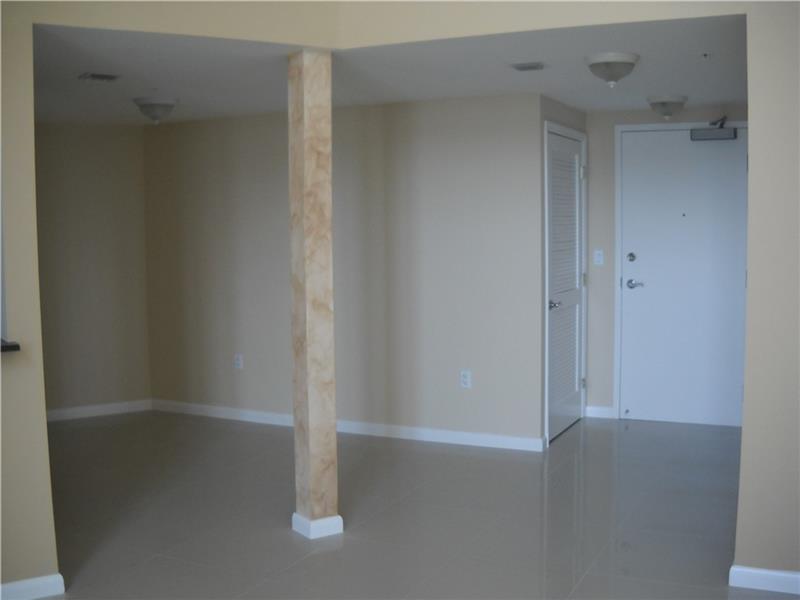 3000 Northeast 188th St, Aventura, FL 33180
