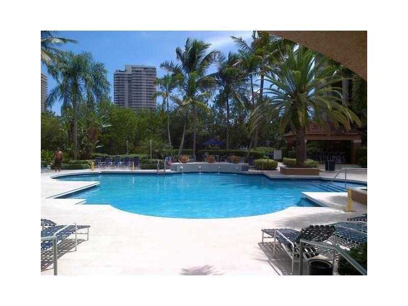 19655 East Country Club Dr, Aventura, FL 33180