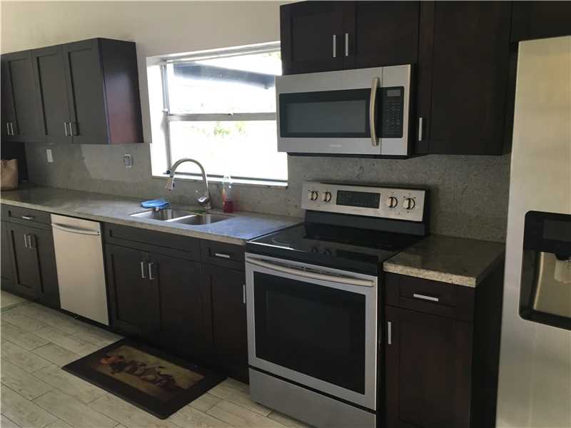 2530 Northeast 199th St, Miami, FL 33180