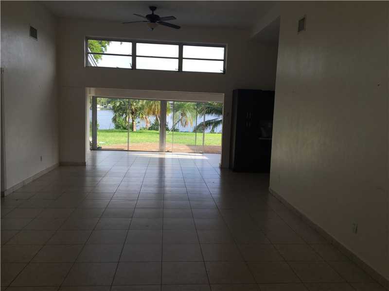 2530 Northeast 199th St, Miami, FL 33180