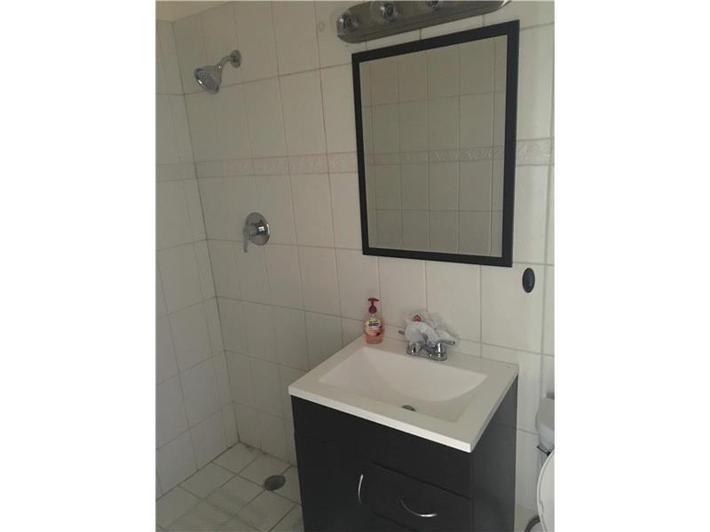 2530 Northeast 199th St, Miami, FL 33180