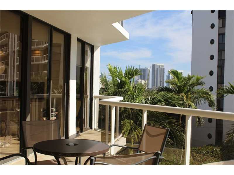 3610YACHT CLUB DR, Aventura, FL 33180