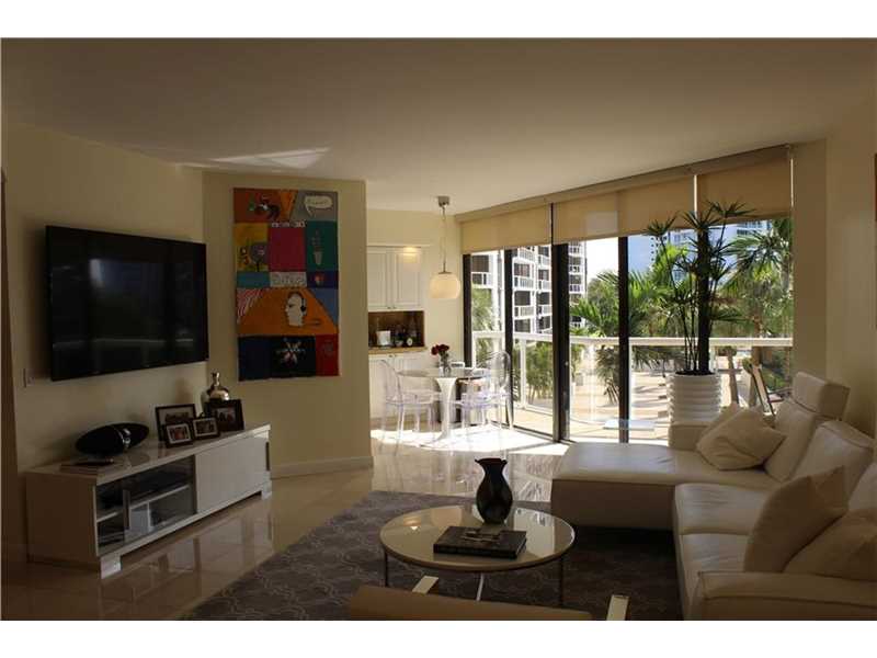 3610YACHT CLUB DR, Aventura, FL 33180