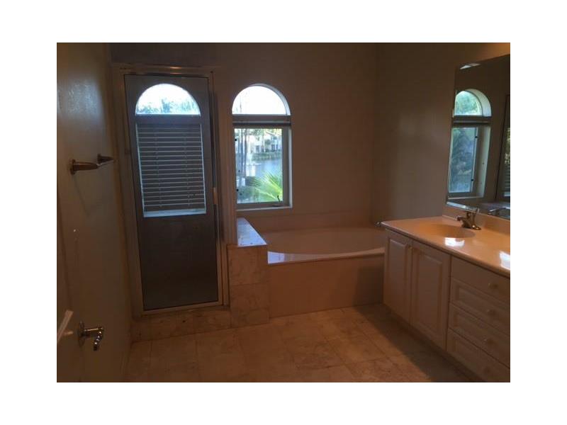 3025 Northeast 207th Ter, Aventura, FL 33180