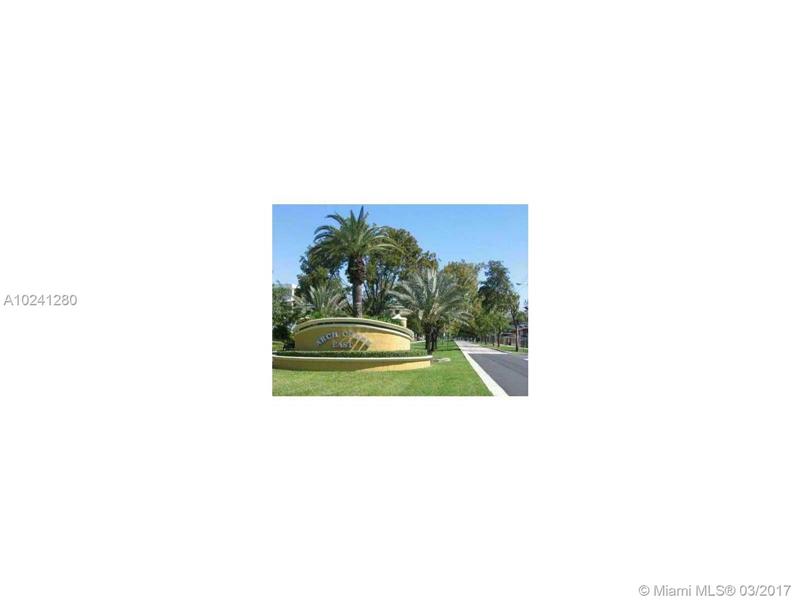 2000 Northeast 135th St, North Miami, FL 33181