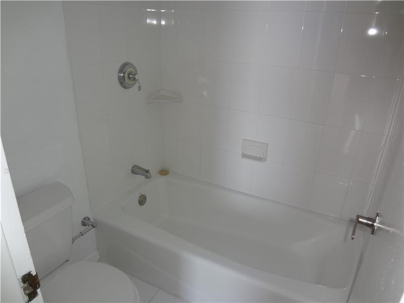 2350 NE 135th St 1114, North Miami, FL 33181