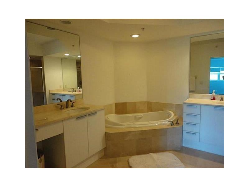 14951Royal Oaks Ln, North Miami, FL 33181