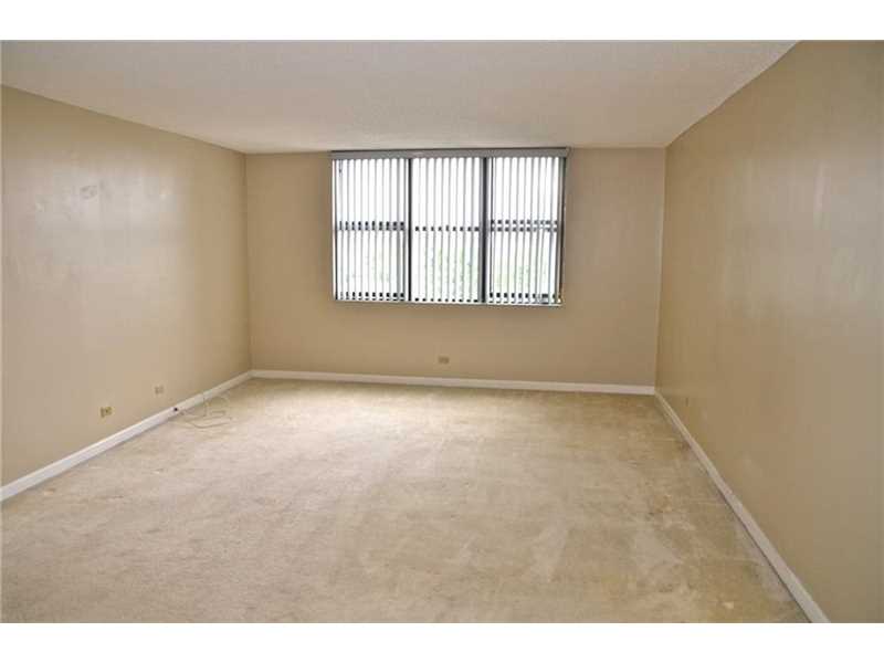 1800 Northeast 114th St, Miami, FL 33181