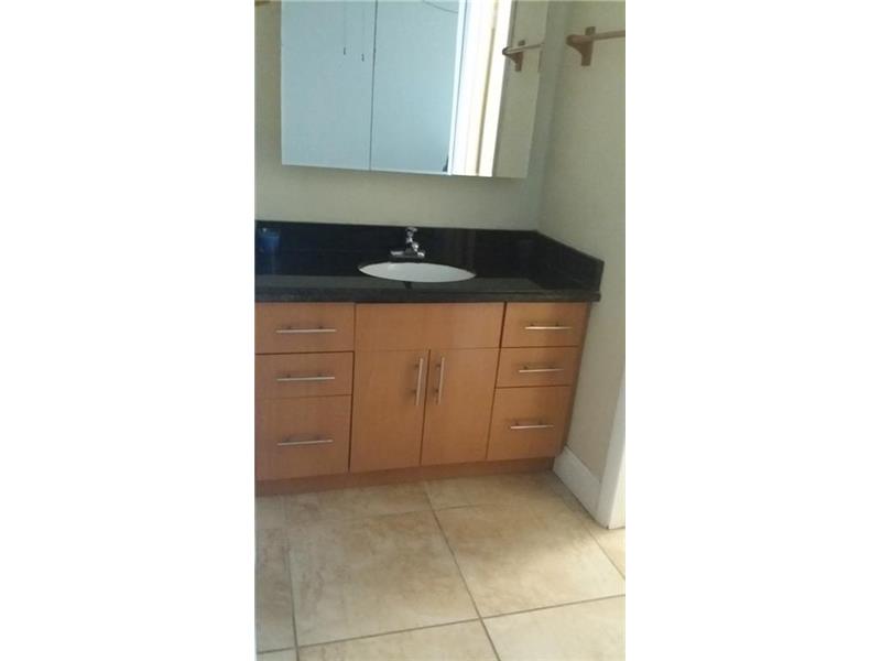 1860Venice Park Dr, North Miami, FL 33181