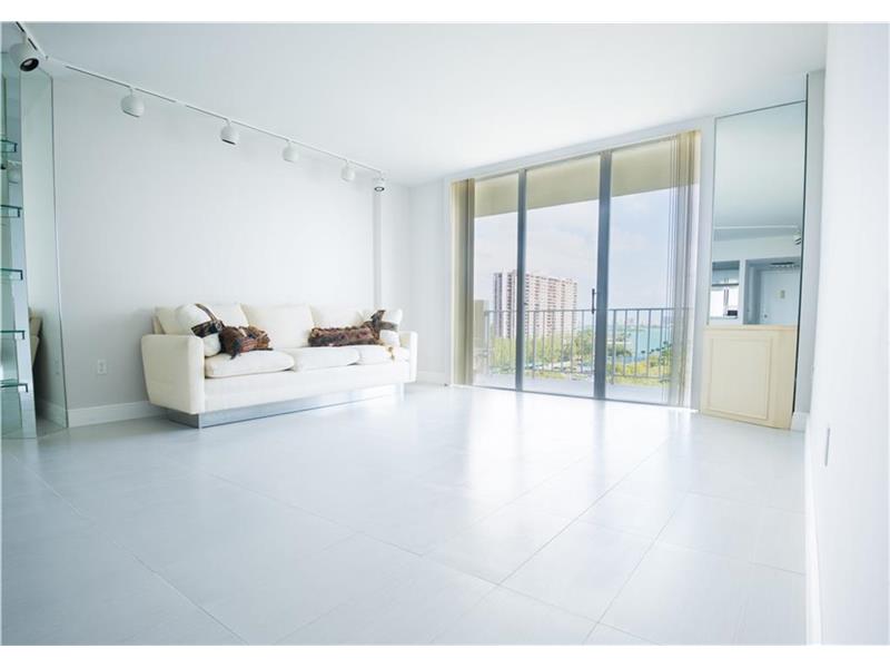 11111Biscayne Blvd, Miami, FL 33181