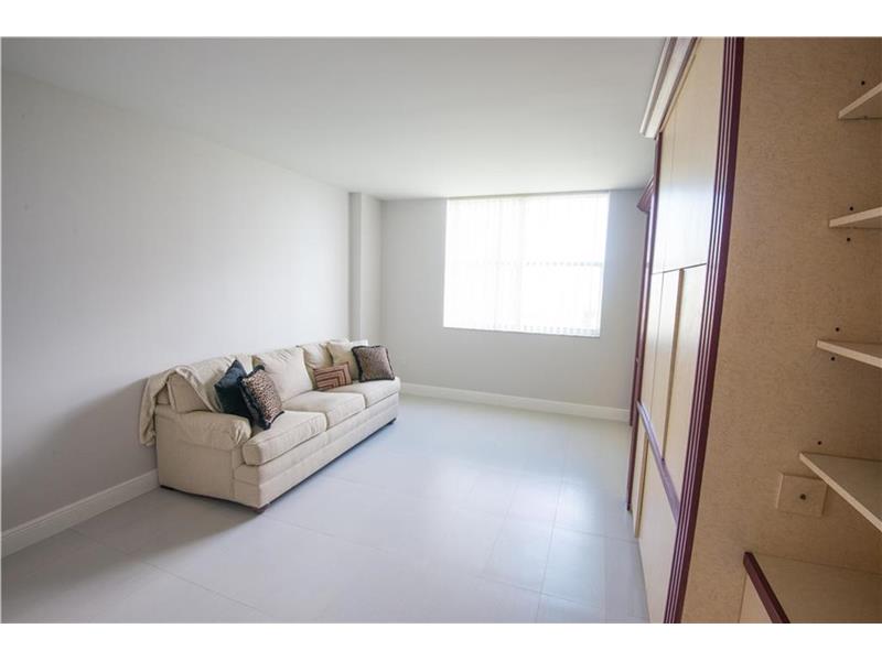 11111Biscayne Blvd, Miami, FL 33181