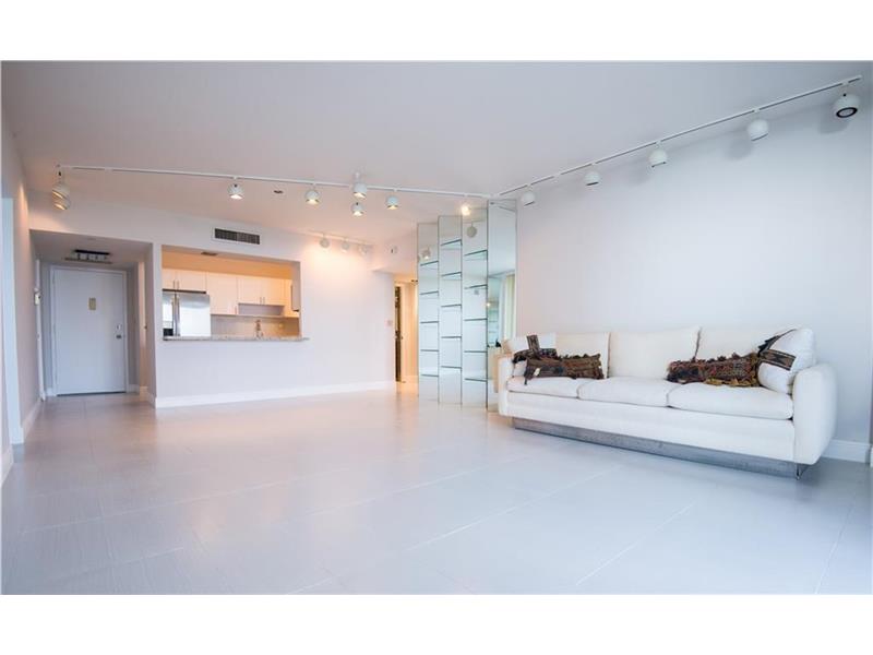 11111Biscayne Blvd, Miami, FL 33181