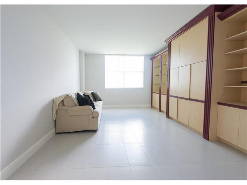11111Biscayne Blvd, Miami, FL 33181