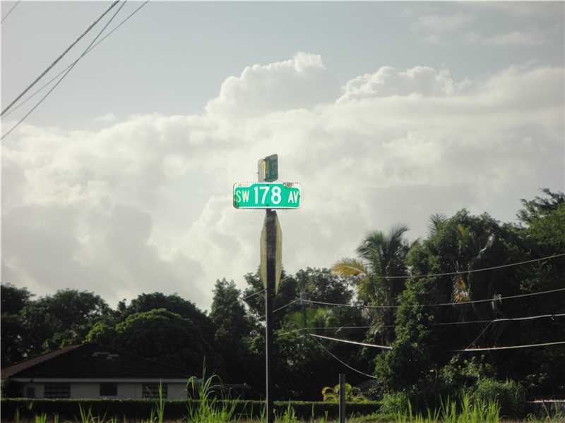SE Corner of 174 Av, Miami, FL 33187