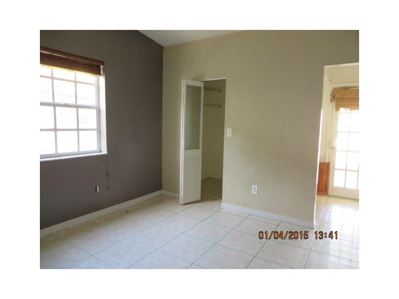 8569 SW 211 TE, Miami, FL 33189