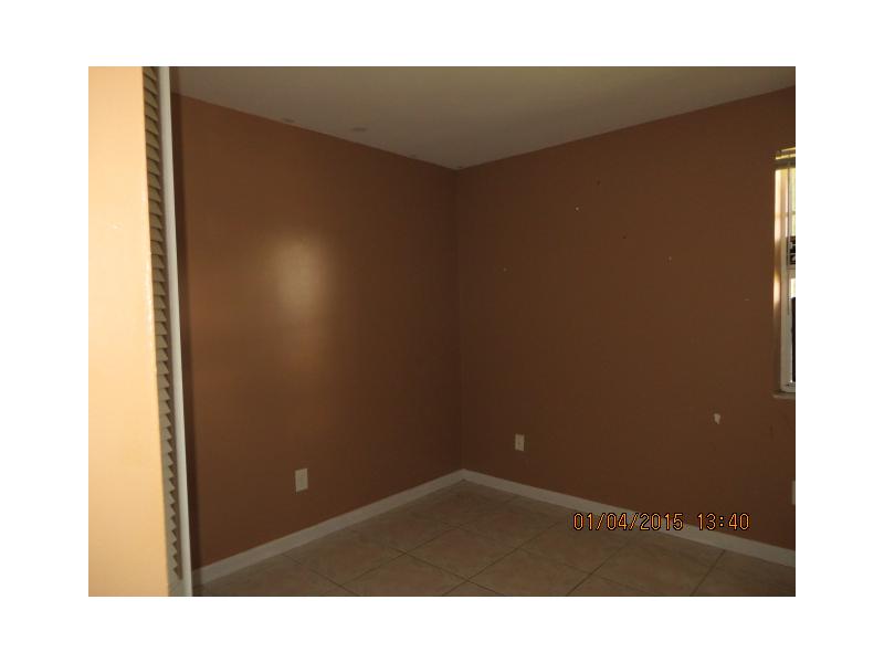 8569 SW 211 TE, Miami, FL 33189
