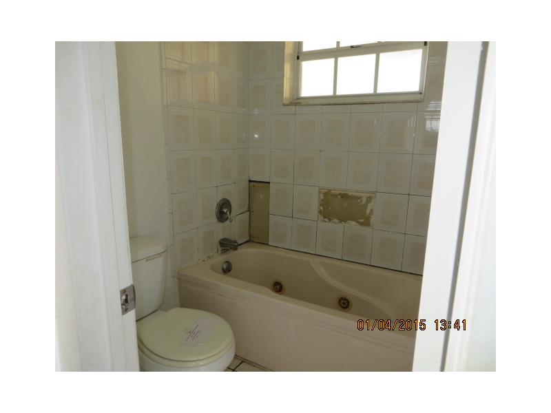 8569 SW 211 TE, Miami, FL 33189