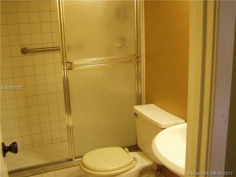 10350 SW 220th St, Cutler Bay, FL 33190