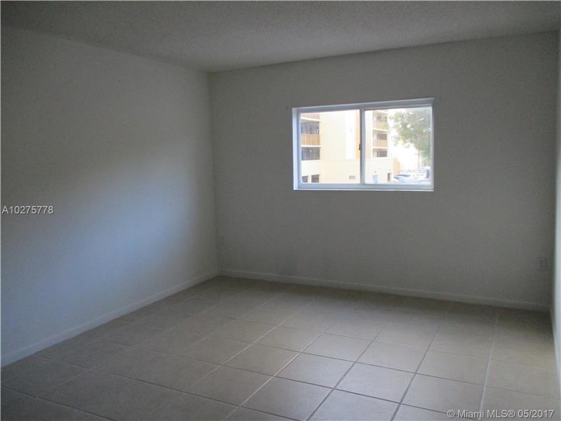 14902 Southwest 82nd Ln, Miami, FL 33193
