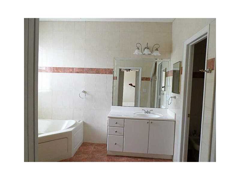 15834 Southwest 60th Ter, Miami, FL 33193