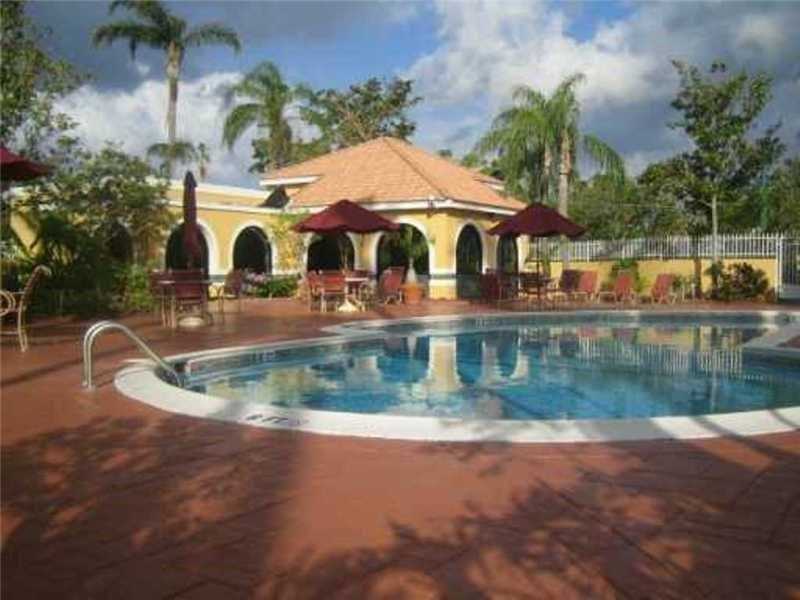 15640 Southwest 80th St, Miami, FL 33193
