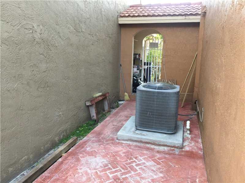 16286 Southwest 97 TER, Miami, FL 33196