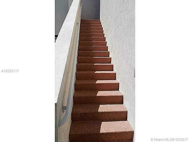 16946 Southwest 90th Terr Ci Ter, Miami, FL 33196