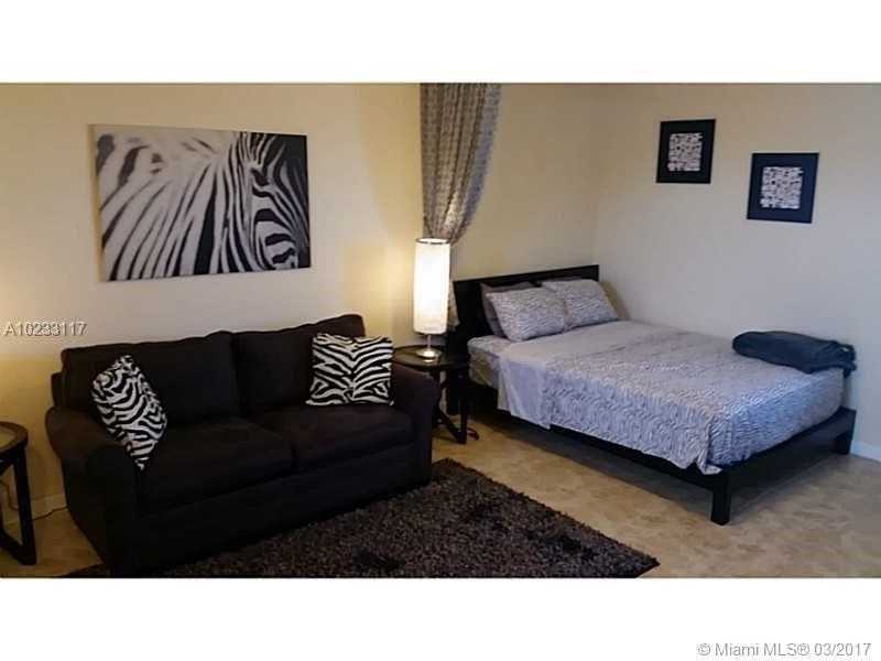 16946 Southwest 90th Terr Ci Ter, Miami, FL 33196