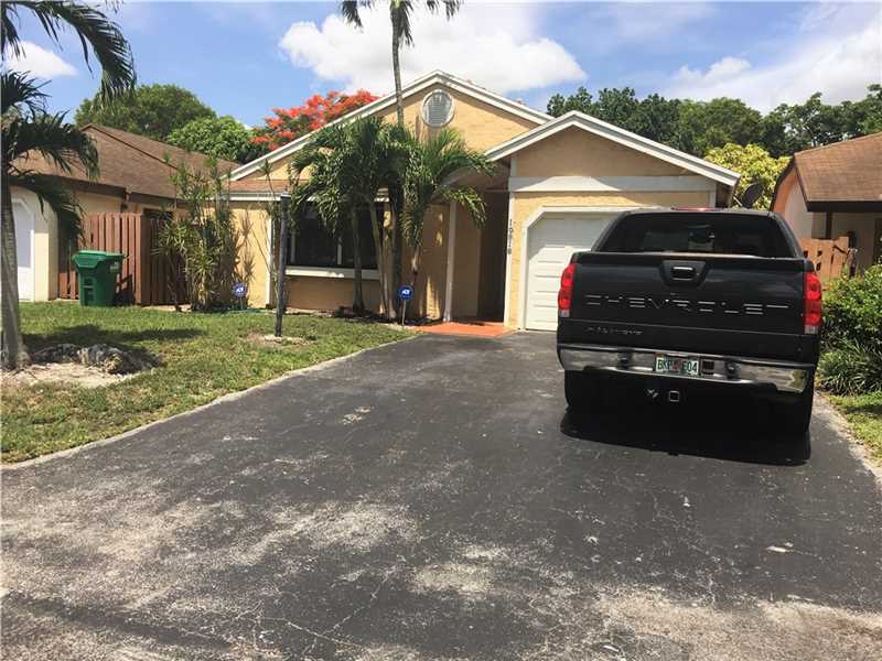 10818 Southwest 148th Avenue Dr, Miami, FL 33196