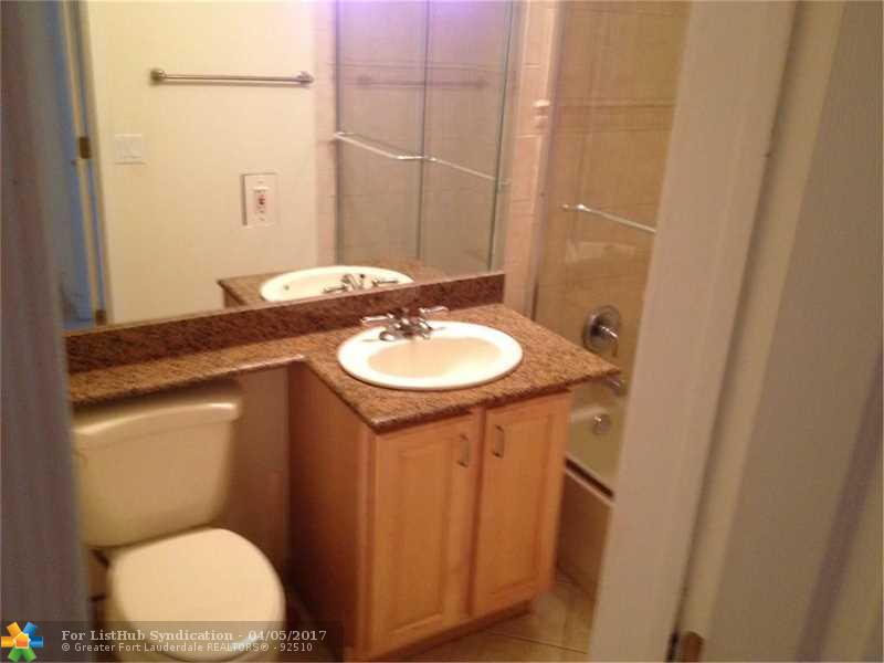 924 SE 2nd St 12, Fort Lauderdale, FL 33301