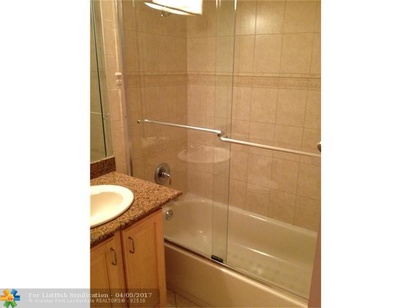 924 SE 2nd St 12, Fort Lauderdale, FL 33301