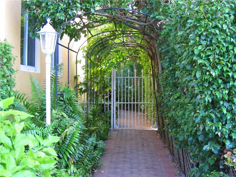 8Isle Of Venice Dr, Fort Lauderdale, FL 33301