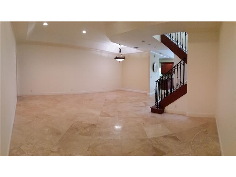304NE 7TH AV, Fort Lauderdale, FL 33301