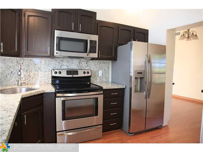 525 SE 25 Avenue, Fort Lauderdale, FL 33301